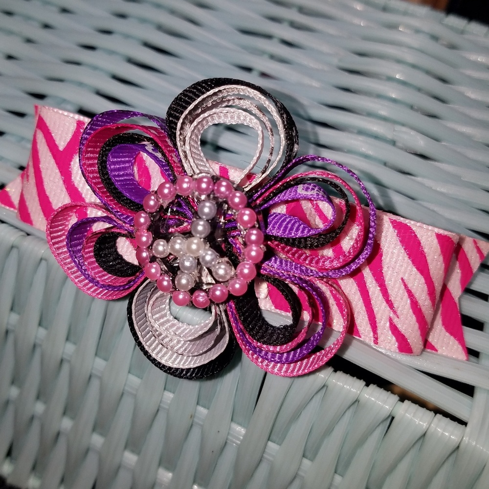 "Flower" peace sign hairbow